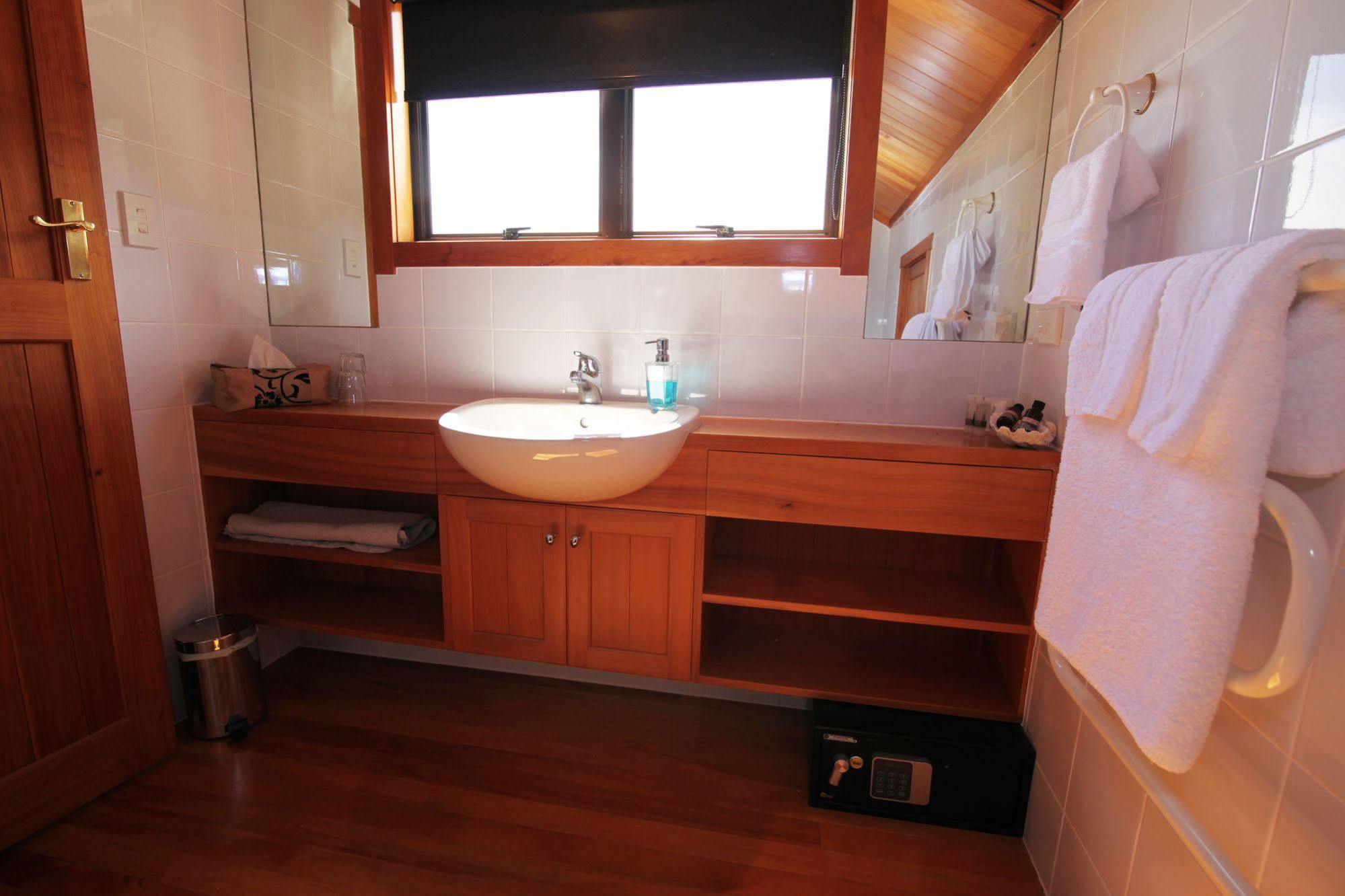 Te Puru Beach Lodge Exterior foto